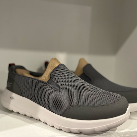 Skechers Mens Go Walk Max Clinched - Athletic Mesh Double Gore Slip on - Picture 3 of 5